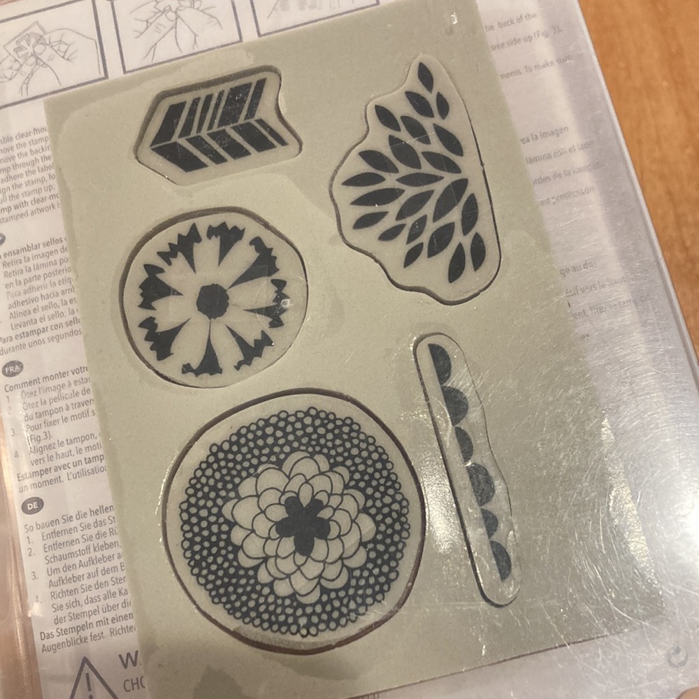 Stampin’Up! PETAL PARADE Stamp Set for Clear Blocks - Picture 3 of 3
